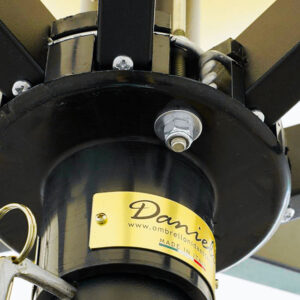 O-VEN2222-ombrellone-quadrato-in-alluminio-nero-ragno-targhetta-Danieli