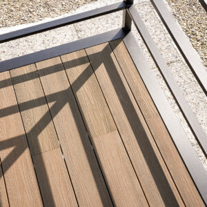 PLAT100-plateatico-pedana-legno-ringhiera-legno