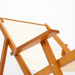 sdraio in legno con braccioli