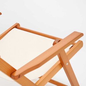 sdraio in legno con braccioli