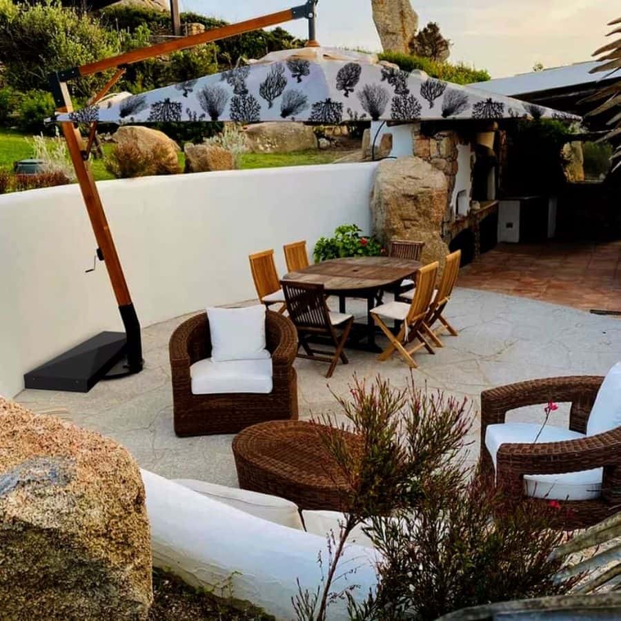 ombrellone a braccio in legno con copertura personalizzata