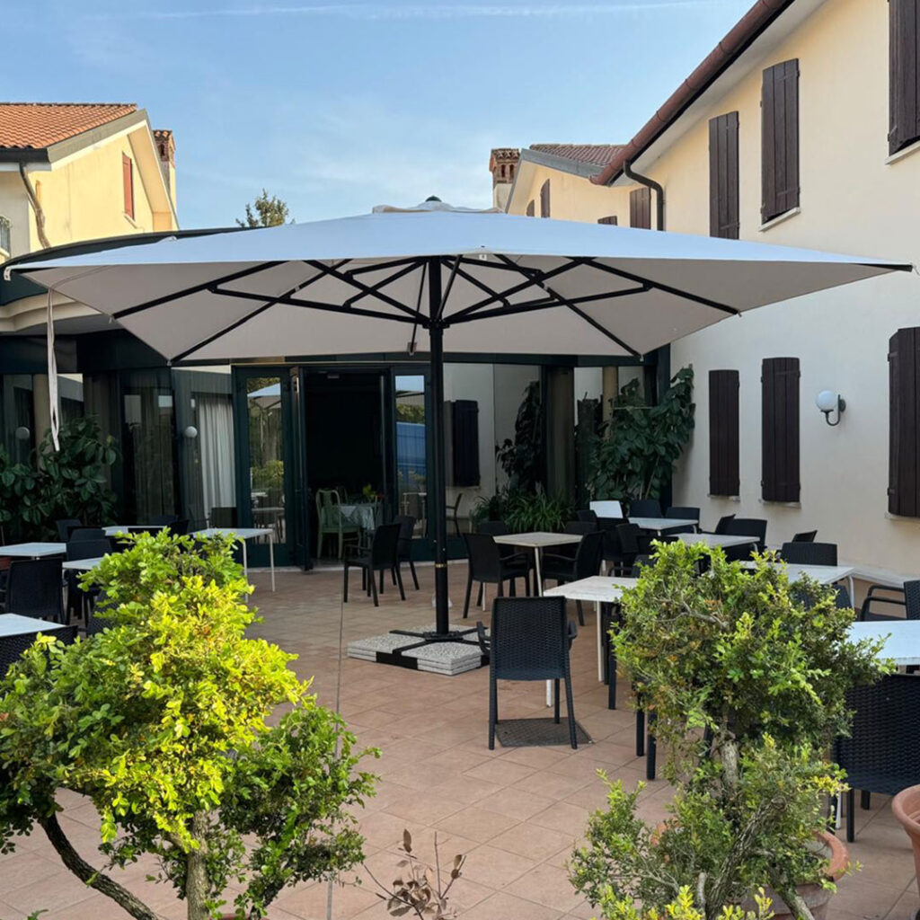 Ombrellone maxi quadrato mod. Dubai 5×5 mt